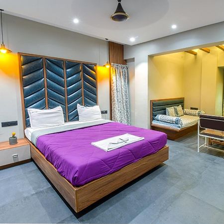 Hotel Vrindavan Deluxe Kolhapur Eksteriør billede