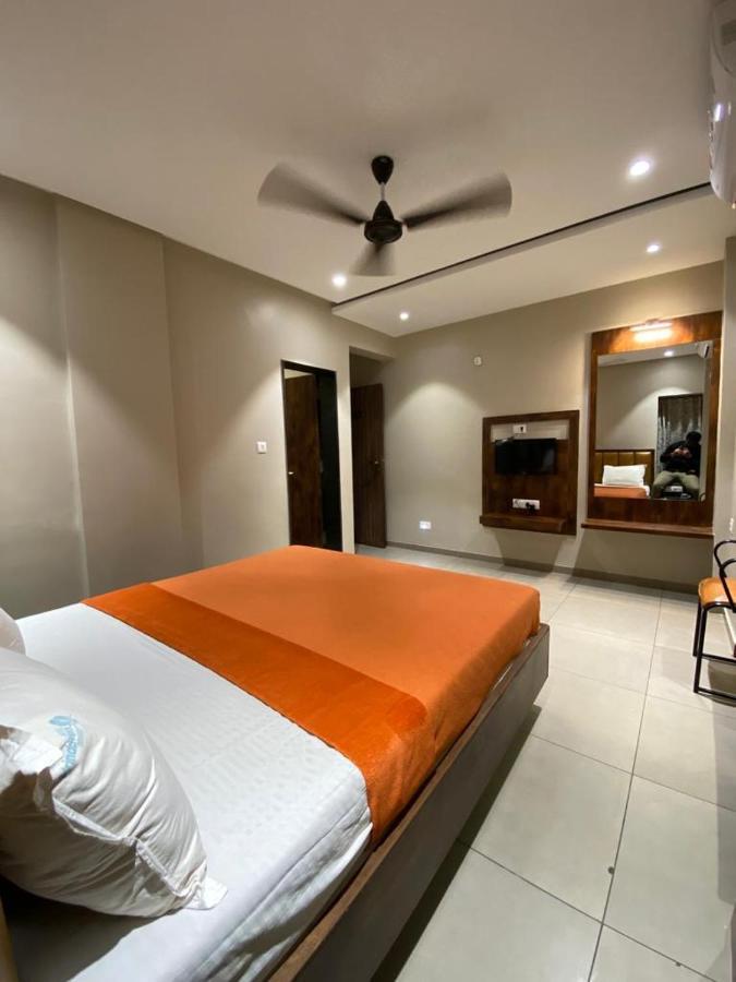 Hotel Vrindavan Deluxe Kolhapur Eksteriør billede