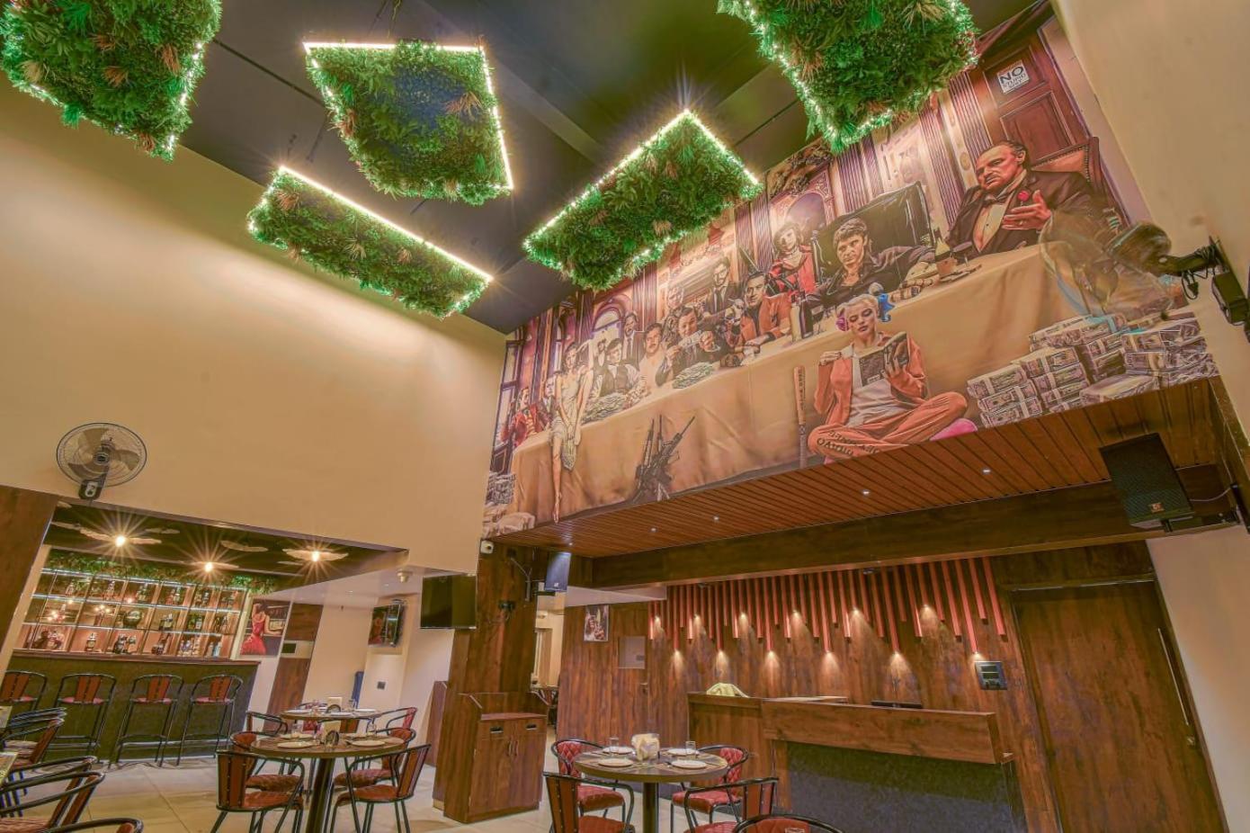Hotel Vrindavan Deluxe Kolhapur Eksteriør billede