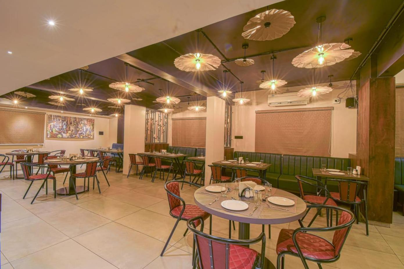 Hotel Vrindavan Deluxe Kolhapur Eksteriør billede