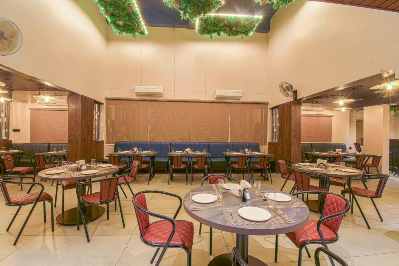 Hotel Vrindavan Deluxe Kolhapur Eksteriør billede