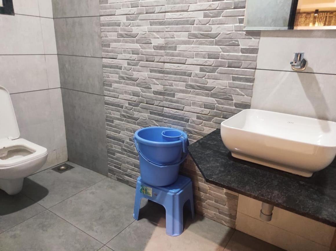 Hotel Vrindavan Deluxe Kolhapur Eksteriør billede
