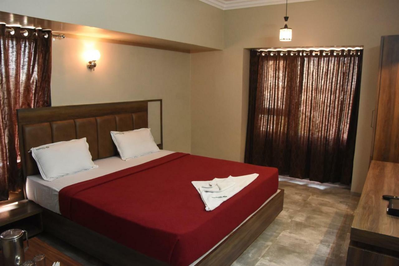Hotel Vrindavan Deluxe Kolhapur Eksteriør billede