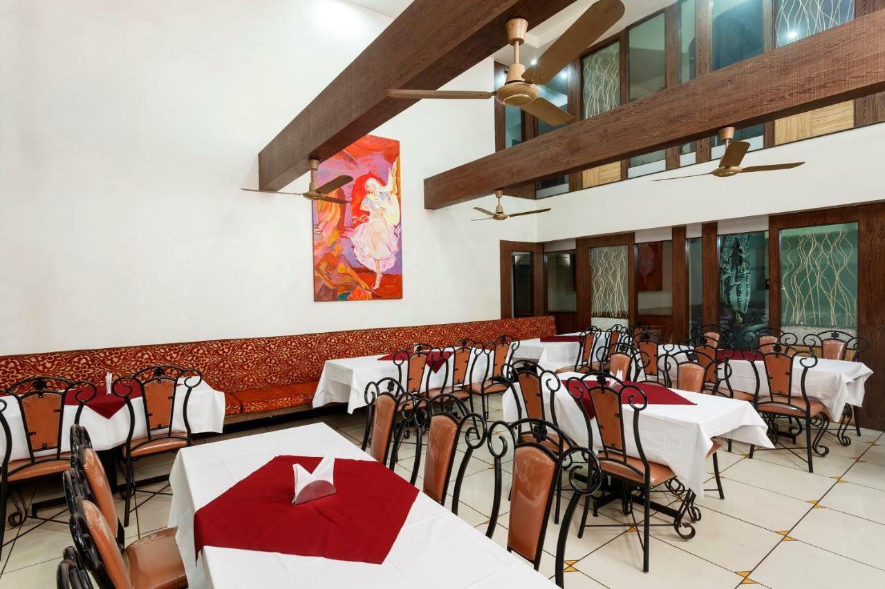 Hotel Vrindavan Deluxe Kolhapur Eksteriør billede